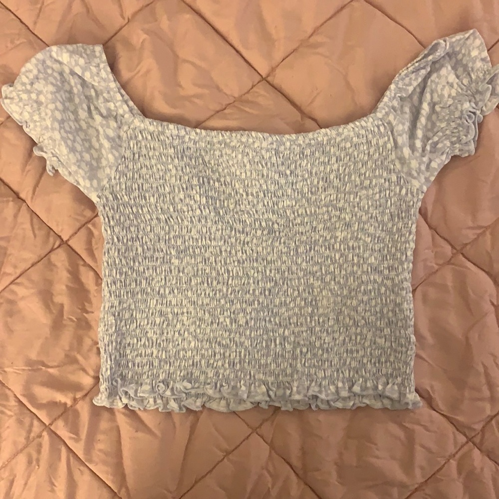 Light blue cropped top, short sleeve